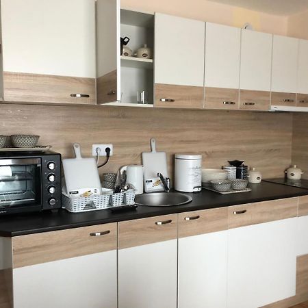 Palace De Luxe Apartments Pomorie Eksteriør billede