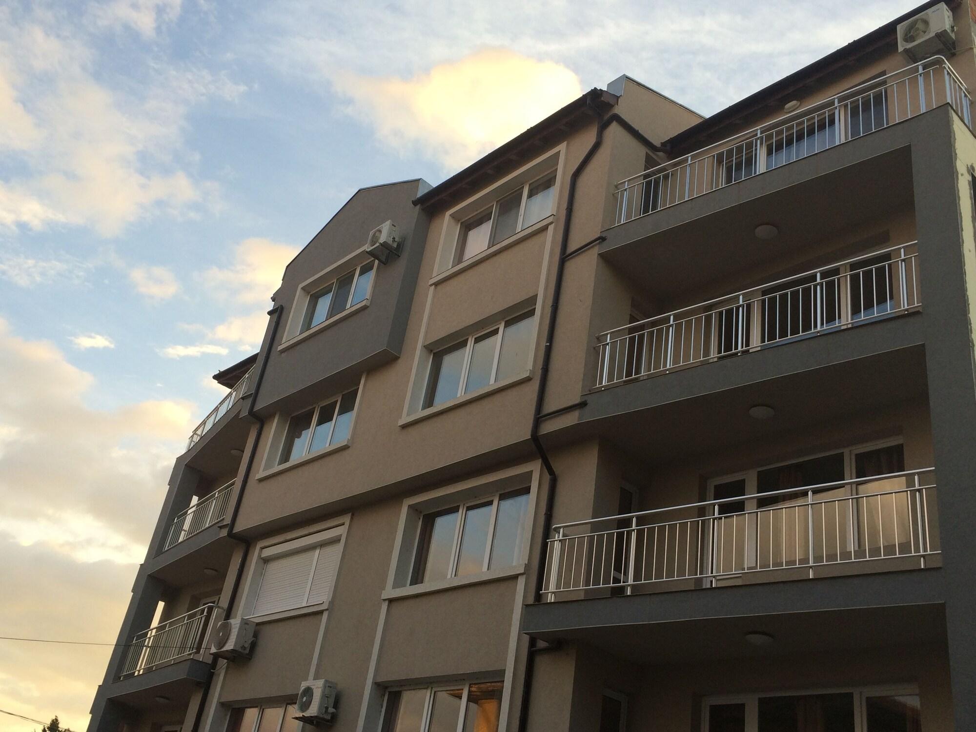 Palace De Luxe Apartments Pomorie Eksteriør billede