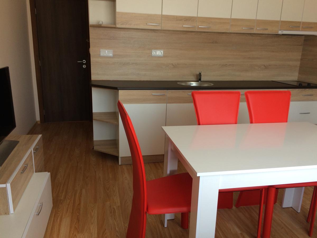 Palace De Luxe Apartments Pomorie Eksteriør billede